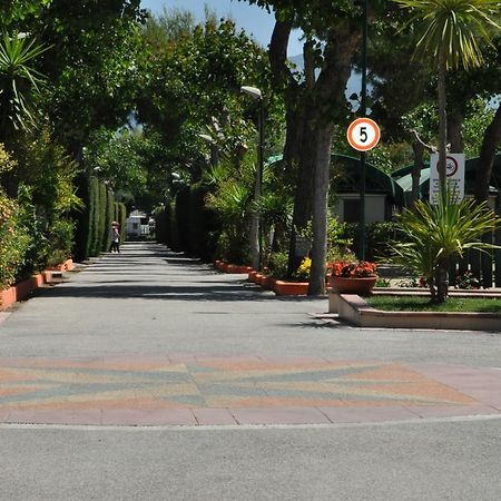 Camping Poseidonia Paestum Exterior foto